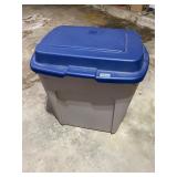Tote w/Hinged Lid
