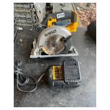 DeWalt 20 V circular saw, battery and charger