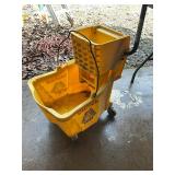 Mop bucket