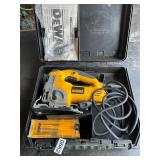 Dewalt DW331 jig saw w case
