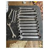 Assorted wrenches