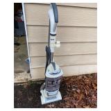 Shark Vacuum - Works! - RO