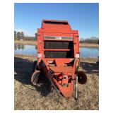 Case 4 x 4 round baler w controller 8430