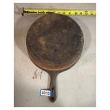 Cast iron skillet