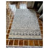 Blue/white rug