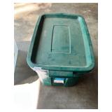 Green tote with lid