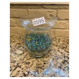 Vase oï¿½marbles