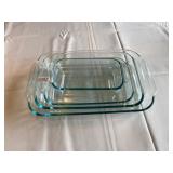 Set of 4 Pyrex baking dishes