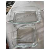 2 pyrex baking dishes