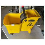Rubbermaid mop, bucket, and ringer