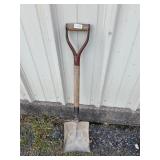 Small square shovel