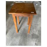 Wooden table sizes in picture