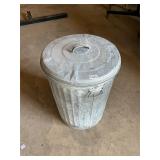 Galvanized trashcan with lid