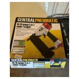 Central Pneumatic 16/18 gauge stapler/ nailer new
