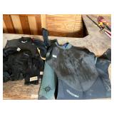 Henderson, wetsuit, gloves, booties
