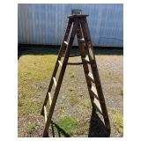 5 1/2 ft wooden ladder