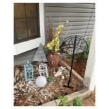 All outside decor pictured