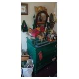 Bulk Lot Dresser, Dï¿½cor. SEE PHOTOS. Second Floor