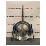 14in Frying Pan & Tongs 14in Frying Pan & Tongs