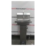 Standing sink with foot pedals Standing sink with foot pedals