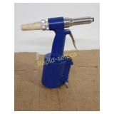 Pneumatic Rivet Gun