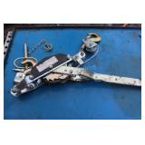 2- Ton Ratchet Lift