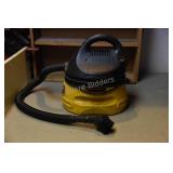 Stinger  Wet / Dry Vac - 2 Gallons