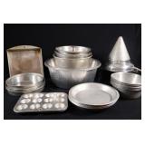 VTG Aluminum Bakeware & Bowls