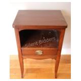 VTG Pepplers French Country Side Table w Drawer