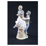 Tengra, Spanish Porcelaine Figurine - Young Couple