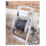 Suncast Resin Hose Reel Cart w Hose