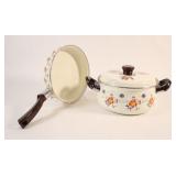 VTG Enamelware Floral Patterns Cookware Set