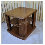 High-End Traditional Tiered Accent Table (2-2)