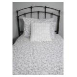 Designer Comforter, Bedding & Toss Cushion (2-2)