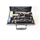 Complete Vito Standard B? Soprano Clarinet in Case