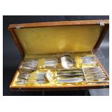 Boxed Cutlery & Serving Set G.P 90