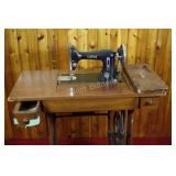 Singer Lotus Sewing Machine Cabinet & Accessories