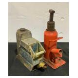 (2) Bottle Jacks
