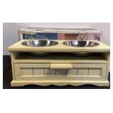 Dynasty Feeding Station