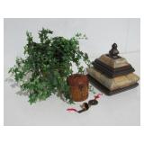 Assorted Office Decoratives-