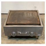 Wells 22-1/2" x 18" Electric Griddle G-13