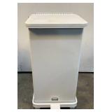 Rubbermaid Waste Bin