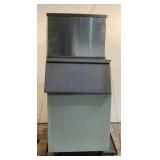 Ice Maker With Storage QD0452A