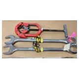 2 5/8' Combo Wrenches & 2'-4' Pipe Cutte