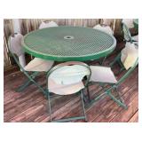 Outdoor Round Table & Chairs