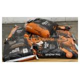(8) Sunglo 50LB Bags of Pig Feed