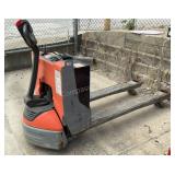 Toyota 4500 lb 24v Electric Pallet Jack 8HBW23