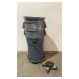 (3) Rubbermaid Brute Trash Cans