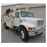1999 International 4900 Derrick Digger
