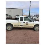 2000 Chevy s-10 4x4 extended cab short box